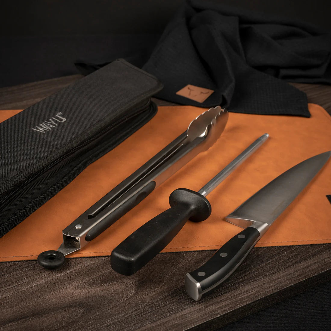 Set Parrillero 3 Piezas de Acero Inoxidable (Cuchillo, Pinza y Afilador) - Wayu