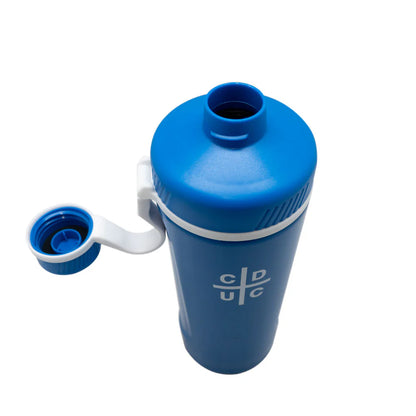 Shaker metálico Universidad Católica (950 mL)