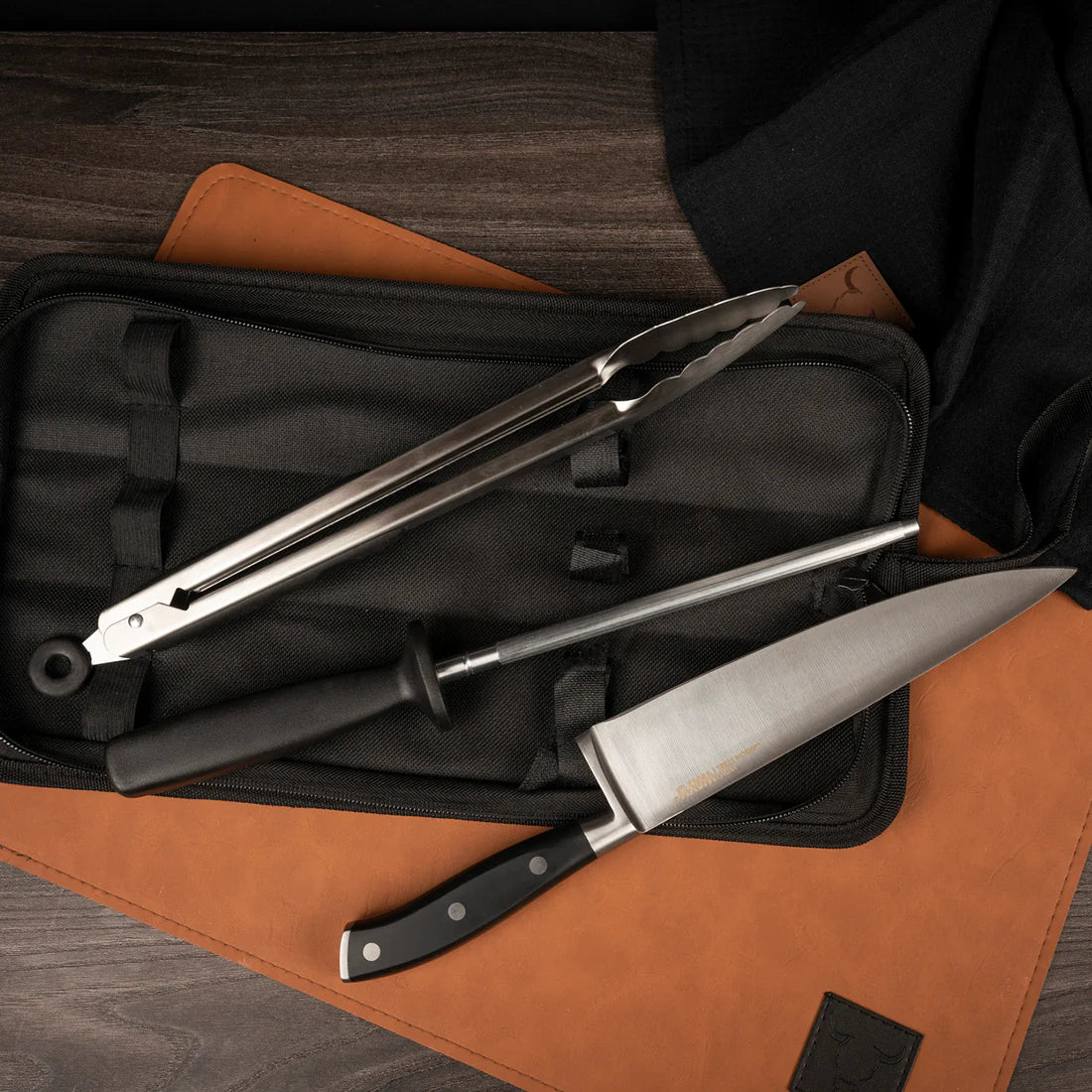 Set Parrillero 3 Piezas de Acero Inoxidable (Cuchillo, Pinza y Afilador) - Wayu